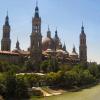 Zaragoza: Türme- und kuppelreiche Stadt am Ebro. Größter Wallfahrtsort Spaniens.