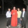 Der Kardinal aus Edinburgh mit Dominik nach der Lichterprozession