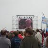 Während des Papstgottesdienstes auf dem Marienfeld