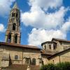 Die altehrwürdige romanische Kirche "Le Collegiale"