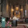 Messfeier in dieser Kirche, wo die Gebeine des heiligen Leonhard verehrt werden